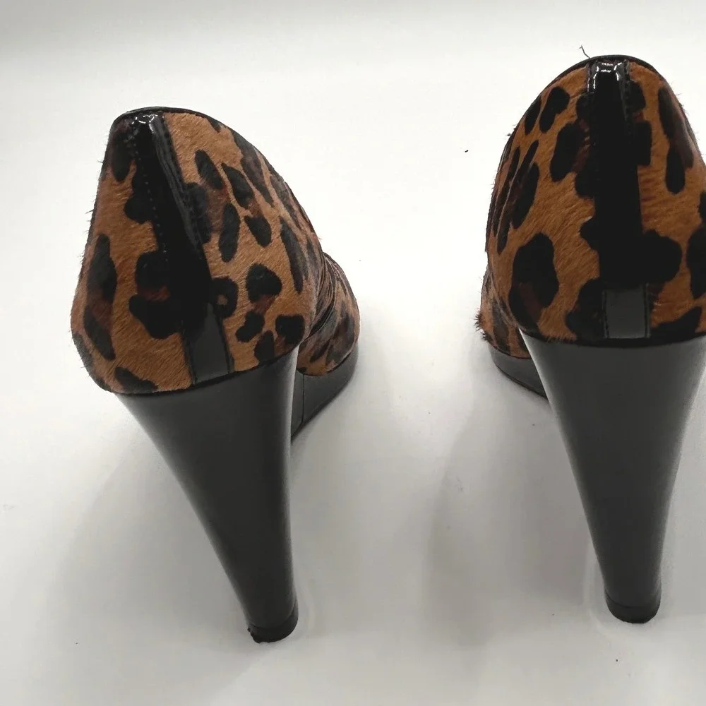 BCBG Generation Leopard Print Calf Hair Peep Toe Wedge Heels Mob Wife Old Money